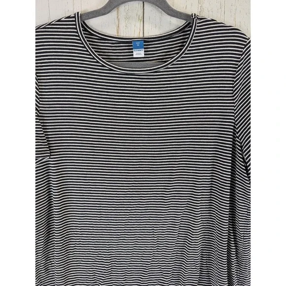 Old Navy Luxe Size XL Womens Black White Striped Short Sleeve Top - Picture 3 of 7